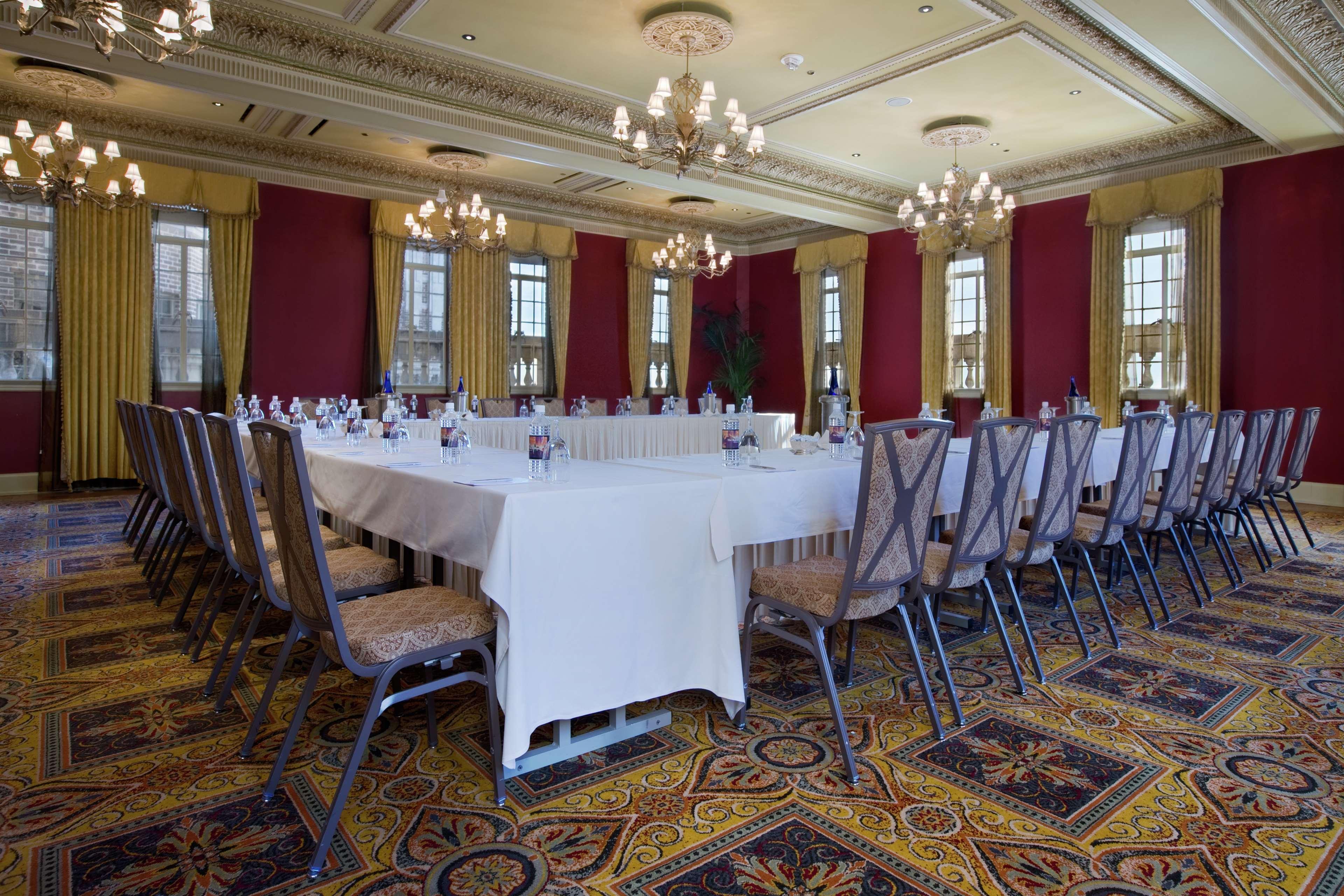 Hotel The Skirvin Hilton 4*