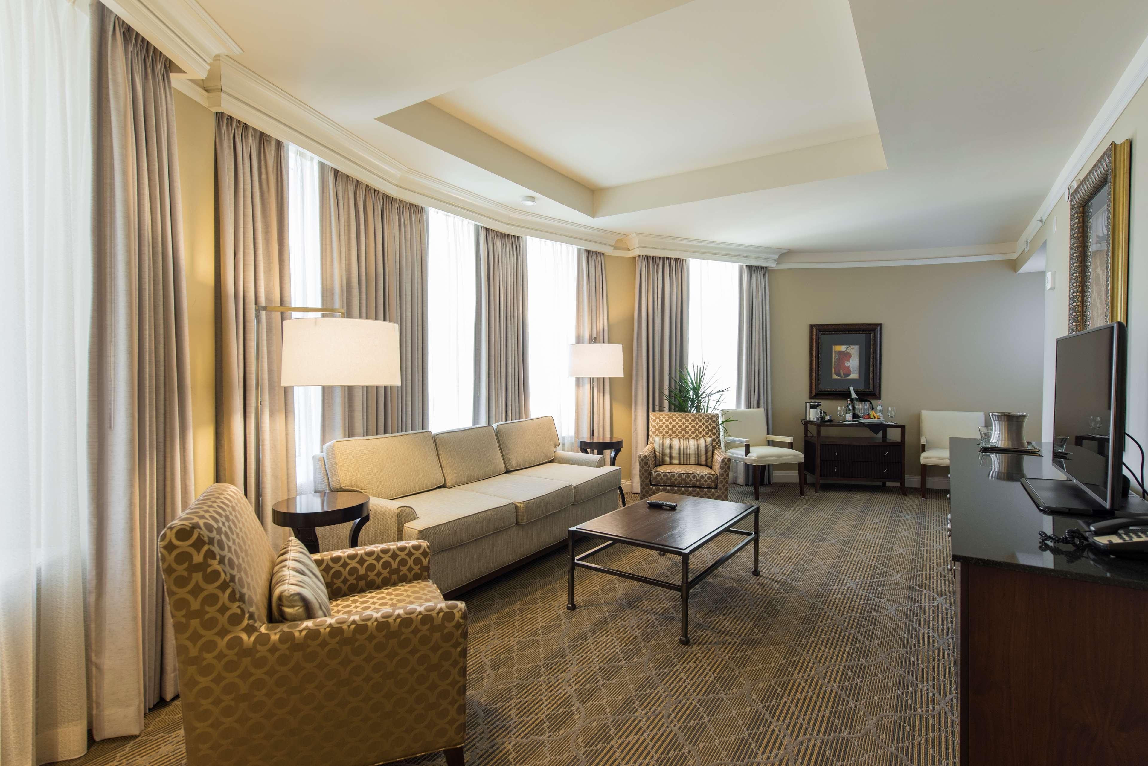 The Skirvin Hilton 4*