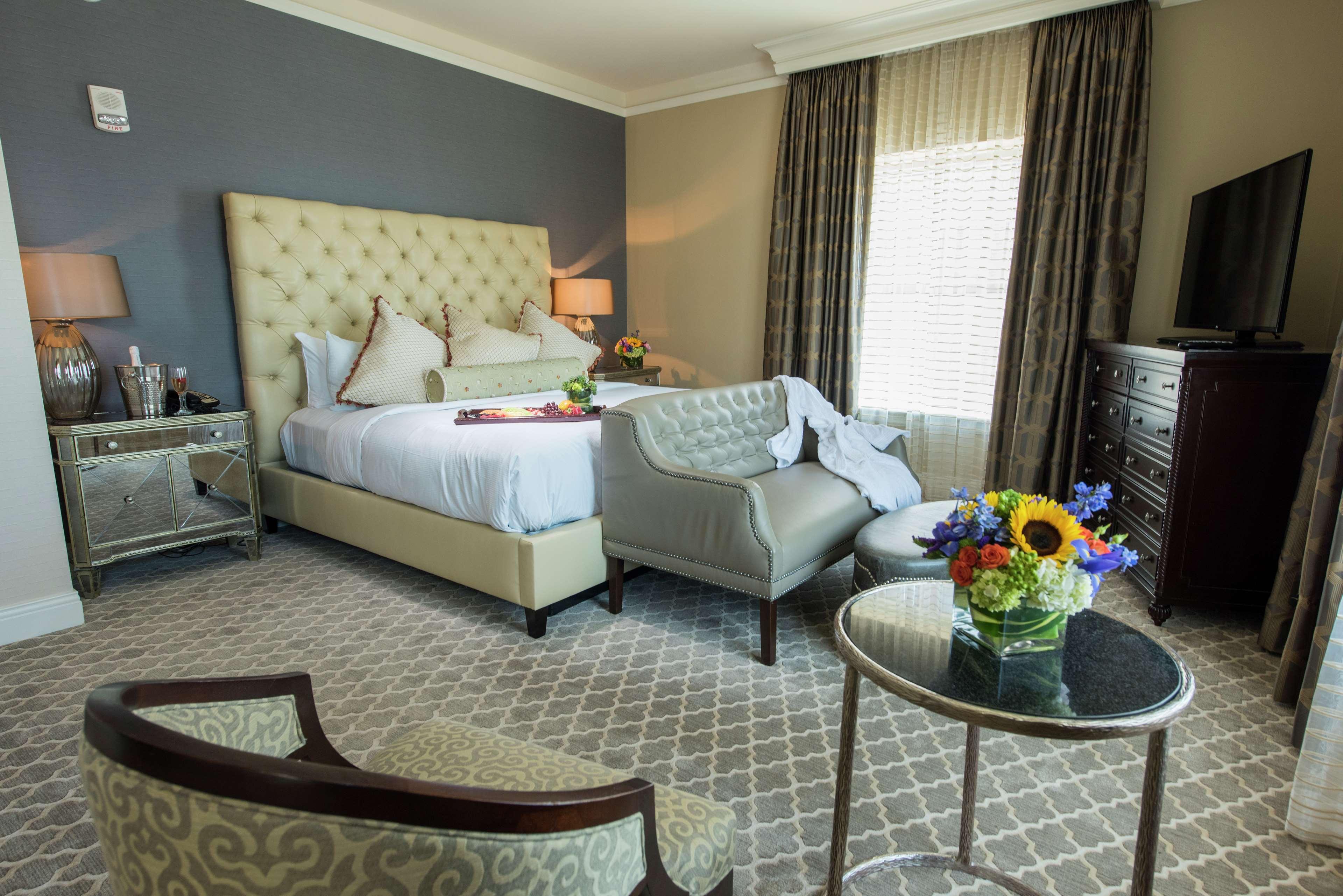 The Skirvin Hilton Hotel 4*